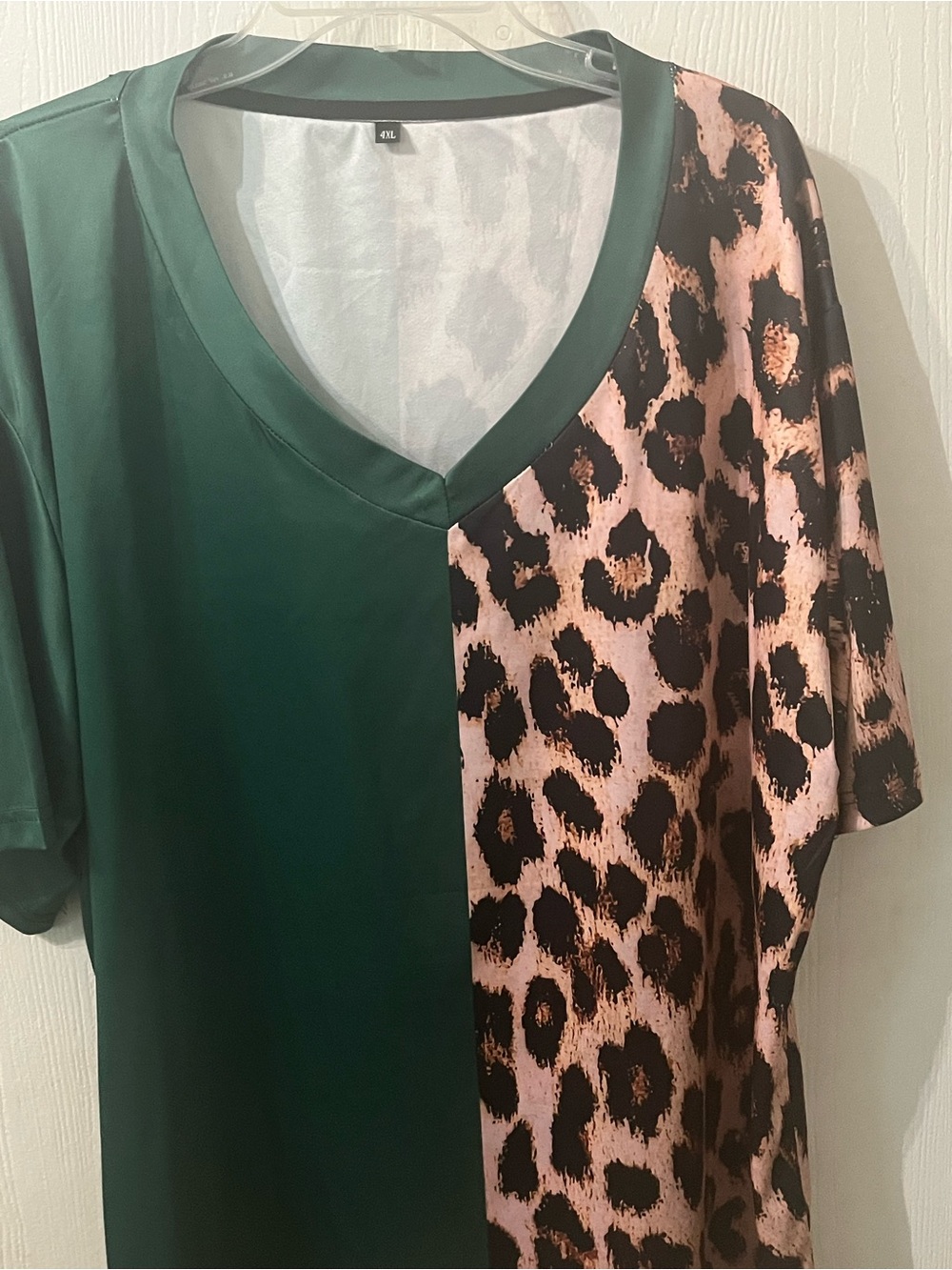 Women's Green & Tan Leopard Print V-Neck Top